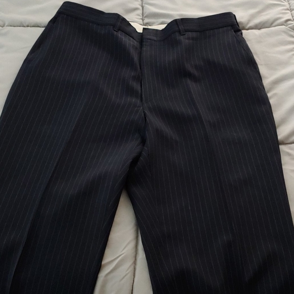 Reed St. James Suit - Suit coat and pant set - Picture 9 of 11